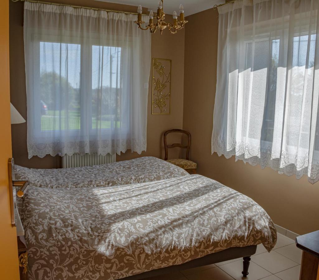 Paisible Maison entière 140m2 avec véranda vue sur la campagne Renwez Esterno foto